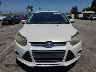 2014 Ford Focus Titanium with VIN 1FADP3N21EL264509, listed as a Copart auction lot 59544475 with 154,142 mi miles and Clean title. Bid and sale history available at DreamBid. Image 5.