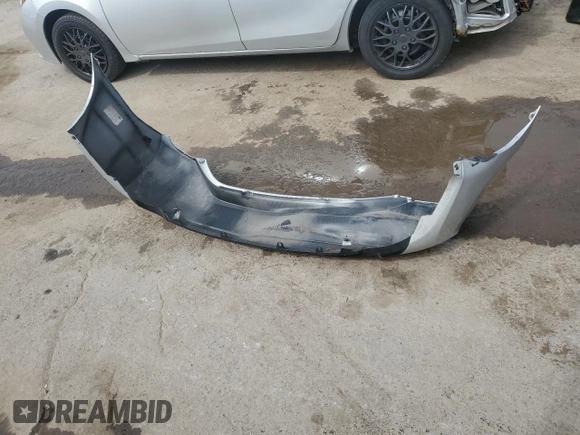 2014 Toyota Corolla L with VIN 2T1BURHEXEC155122, listed as a Copart auction lot 60911135 with 133,657 mi miles and Salvage title. Bid and sale history available at DreamBid. Image 12.