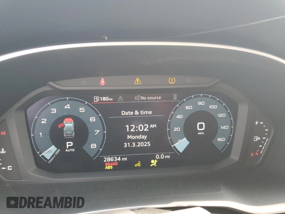 2024 Audi Q3 S line Premium z VIN WA1DECF36R1051672, wystawiony jako Copart lot #59265955 z przebiegiem 28 634 mil mil oraz Czysty tytuł • Clean title. Historia ofert i sprzedaży dostępna na DreamBid. Obrazek 9.