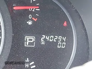 2015 Nissan Quest S z VIN JN8AE2KP8F9127101, wystawiony jako IAAI lot #42339365 z przebiegiem 240 294 mil mil oraz . Historia ofert i sprzedaży dostępna na DreamBid. Obrazek 15.