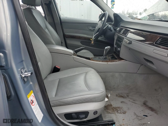 2008 BMW 3 Series 328xi with VIN WBAVC93528K040778, listed as a Copart auction lot 47112335 with 95,582 mi miles and Salvage Title. Bid and sale history available at carsss.com. Image 7.