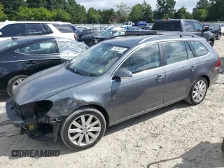 2010 Volkswagen Jetta SE with VIN 3VWTX7AJ0AM693303, listed as a Copart auction lot 70078674 with 245,646 mi miles and Salvage title. Bid and sale history available at DreamBid. Image 1.