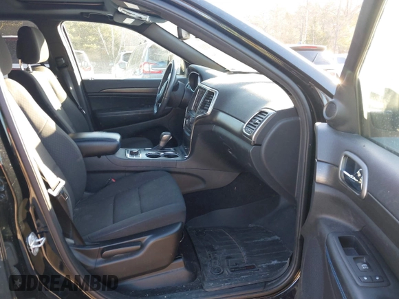 2018 Jeep Grand Cherokee Laredo E with VIN 1C4RJFAGXJC375588, listed as a IAAI auction lot 41406344 with 69,989 mi miles. Bid and sale history available at carsss.com. Image 5.