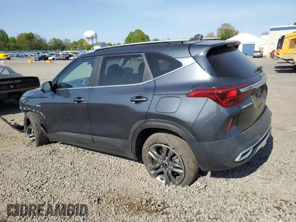2022 Kia Seltos S z VIN KNDEUCAA1N7304259, wystawiony jako Copart lot #55356995 z przebiegiem 31 549 mil mil oraz Szkoda całkowita • Salvage title. Historia ofert i sprzedaży dostępna na DreamBid. Obrazek 2.