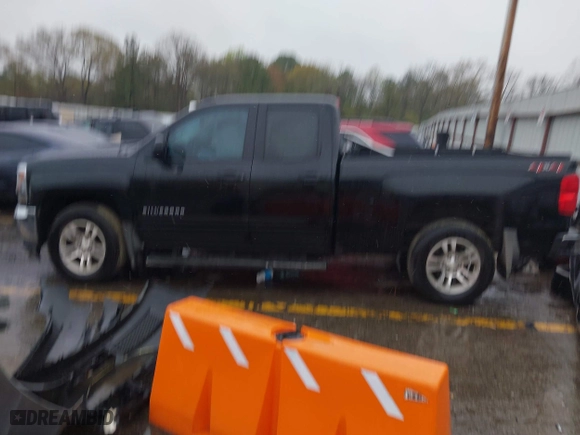 2018 Chevrolet Silverado 1500 LT with VIN 1GCVKRECXJZ234876, listed as a IAAI auction lot 41833091 with 81,366 mi miles. Bid and sale history available at carsss.com. Image 14.