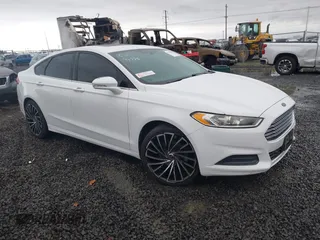 2013 Ford Fusion SE with VIN 3FA6P0H79DR126179, listed as a IAAI auction lot 41129882 with 176,135 mi miles. Bid and sale history available at carsss.com. Image 1.
