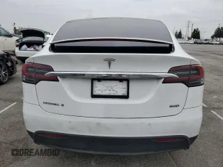 2016 Tesla Model X 70D z VIN 5YJXCAE2XGF003344, wystawiony jako Copart lot #53123305 z przebiegiem 126 052 mil mil oraz Szkody całkowita. Historia ofert i sprzedaży dostępna na DreamBid. Obrazek 6.