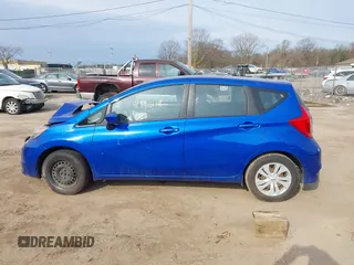 2017 Nissan Note SV z VIN 3N1CE2CP5HL357520, wystawiony jako IAAI lot #41991218 z przebiegiem 106 539 mil mil oraz . Historia ofert i sprzedaży dostępna na DreamBid. Obrazek 14.
