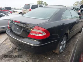 2005 Mercedes-Benz CLK 320 z VIN WDBTJ65J15F153987, wystawiony jako IAAI lot #41771112 z przebiegiem 208 754 mil mil oraz . Historia ofert i sprzedaży dostępna na DreamBid. Obrazek 4.