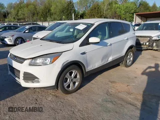 2016 Ford Escape SE with VIN 1FMCU0GX6GUB62475, listed as a IAAI auction lot 42006621 with 189,757 mi miles and . Bid and sale history available at carsss.com. Image 2.