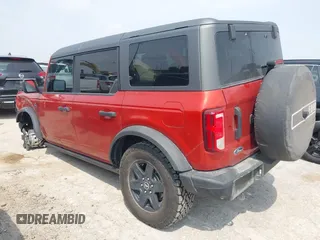 2024 Ford Bronco z VIN 1FMEE1BP8RLA06515, wystawiony jako IAAI lot #42285341 z przebiegiem 17 102 mil mil oraz . Historia ofert i sprzedaży dostępna na DreamBid. Obrazek 3.