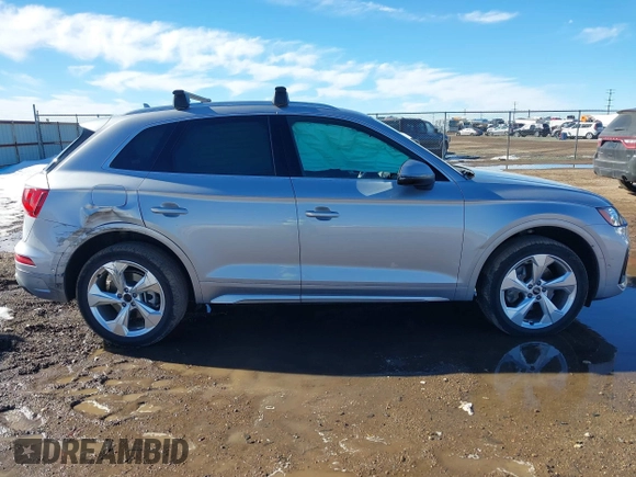 2021 Audi Q5 Prestige with VIN WA1CAAFY6M2048054, listed as a IAAI auction lot 41343544 with 88,681 mi miles. Bid and sale history available at carsss.com. Image 13.