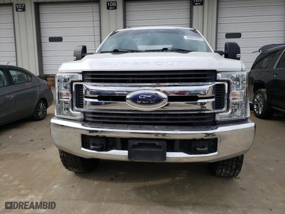2017 Ford Super Duty F-250 SRW Lariat with VIN 1FT7W2B68HEE84623, listed as a Copart auction lot 46884095 with 133,015 mi miles and Salvage Title. Bid and sale history available at carsss.com. Image 5.