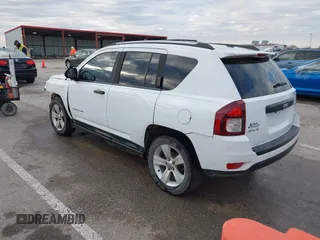 2016 Jeep Compass Sport with VIN 1C4NJDBB5GD804581, listed as a IAAI auction lot 41502976 with 196,351 mi miles and . Bid and sale history available at carsss.com. Image 3.