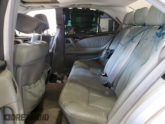 1999 Mercedes-Benz E 320 z VIN WDBJF65HXXA837426, wystawiony jako Copart lot #51084325 z przebiegiem Nie podano mil oraz Szkoda całkowita • Salvage title. Historia ofert i sprzedaży dostępna na DreamBid. Obrazek 10.