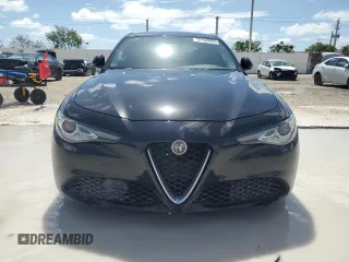 2019 Alfa Romeo Giulia z VIN ZARFAMAN7K7598712, wystawiony jako Copart lot #61589905 z przebiegiem Nie podano mil oraz Czysty tytuł • Clean title. Historia ofert i sprzedaży dostępna na DreamBid. Obrazek 5.