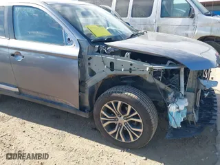 2017 Mitsubishi Outlander SE with VIN JA4AD3A36HZ059932, listed as a IAAI auction lot 41331576 with 125,419 mi miles. Bid and sale history available at carsss.com. Image 6.
