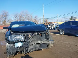 2016 Chrysler 300 S z VIN 2C3CCAGG0GH191555, wystawiony jako IAAI lot #42010604 z przebiegiem 74 343 mil mil oraz . Historia ofert i sprzedaży dostępna na DreamBid. Obrazek 17.