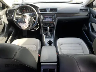 2015 Volkswagen Passat Sport z VIN 1VWBT7A35FC026650, wystawiony jako Copart lot #79938174 z przebiegiem 109 921 mil mil oraz Szkoda całkowita • Salvage title. Historia ofert i sprzedaży dostępna na DreamBid. Obrazek 8.