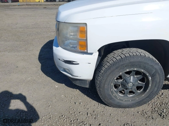 2007 Chevrolet Silverado 1500 LTZ with VIN 2GCFK13Y471695819, listed as a IAAI auction lot 41755850 with 216,487 mi miles. Bid and sale history available at carsss.com. Image 6.