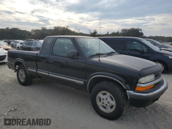 2002 Chevrolet S-10 LS with VIN 1GCDT19W528176049, listed as a Copart auction lot 44187225 with 0 mi miles and Clean Title. Bid and sale history available at carsss.com. Image 4.