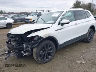 2024 Volkswagen Tiguan SE с VIN 3VVMB7AX8RM049460, выставлен на аукционе IAAI как лот 41137906 с пробегом 13 879 миль миль и . История ставок и продаж доступна на DreamBid. Изображение 2.