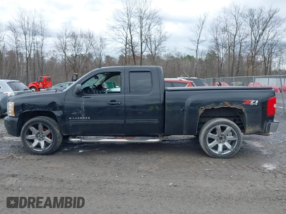 2011 Chevrolet Silverado 1500 LT with VIN 1GCRKSE39BZ300084, listed as a IAAI auction lot 41943867 with 157,056 mi miles and . Bid and sale history available at DreamBid. Image 14.