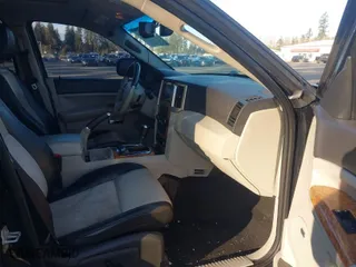 2010 Jeep Grand Cherokee Limited with VIN 1J4RR5GT4AC137706, listed as a IAAI auction lot 41691683 with 116,043 mi miles. Bid and sale history available at carsss.com. Image 5.