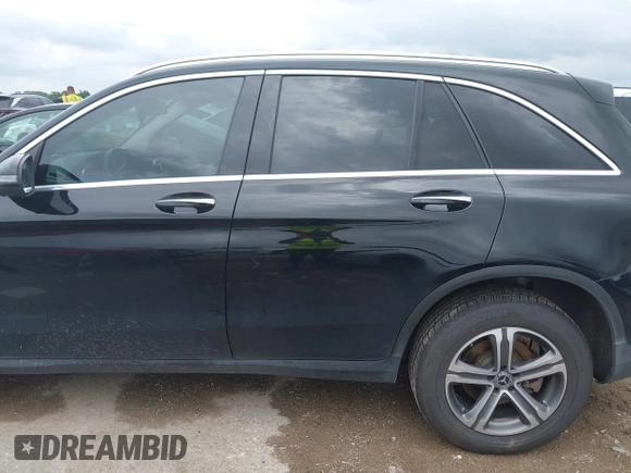 2019 Mercedes-Benz GLC 300 with VIN WDC0G4JB6KV185786, listed as a IAAI auction lot 42472450 with 86,561 mi miles and . Bid and sale history available at DreamBid. Image 14.