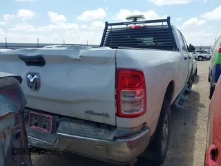 2022 Ram 2500 Tradesman with VIN 3C6UR5HJXNG117791, listed as a IAAI auction lot 42508516 with 61,463 mi miles and . Bid and sale history available at DreamBid. Image 4.