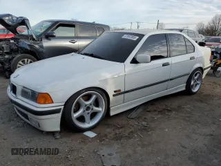 1996 BMW 3 Series z VIN 4USCD7322TLC50315, wystawiony jako Copart lot #87952885 z przebiegiem 318 396 mil mil oraz Szkoda całkowita • Salvage title. Historia ofert i sprzedaży dostępna na DreamBid. Obrazek 1.