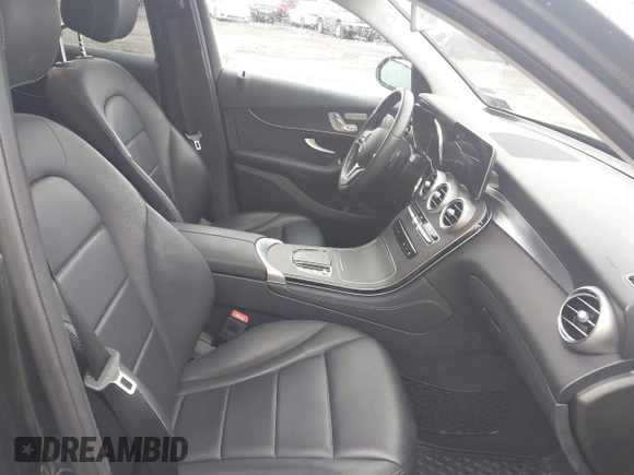 2020 Mercedes-Benz GLC 300 z VIN W1N0G8EB4LF836652, wystawiony jako IAAI lot #42018232 z przebiegiem 46 836 mil mil oraz . Historia ofert i sprzedaży dostępna na DreamBid. Obrazek 5.