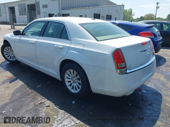 2013 Chrysler 300 z VIN 2C3CCAAG1DH603521, wystawiony jako IAAI lot #42059860 z przebiegiem 155 235 mil mil oraz . Historia ofert i sprzedaży dostępna na DreamBid. Obrazek 3.