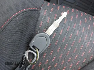 2017 Mitsubishi Outlander ES z VIN JA4AR3AUXHZ007018, wystawiony jako IAAI lot #41790311 z przebiegiem 142 299 mil mil oraz . Historia ofert i sprzedaży dostępna na DreamBid. Obrazek 11.