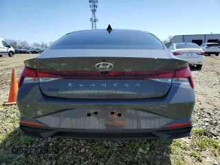 2023 Hyundai Elantra SEL z VIN KMHLM4AG9PU601538, wystawiony jako Copart lot #52114585 z przebiegiem 23 399 mil mil oraz Szkoda całkowita • Salvage title. Historia ofert i sprzedaży dostępna na DreamBid. Obrazek 6.