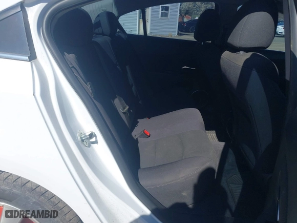 2012 Chevrolet Cruze LT w/1LT with VIN 1G1PF5SC5C7288264, listed as a IAAI auction lot 42045567 with 186,642 mi miles. Bid and sale history available at carsss.com. Image 8.