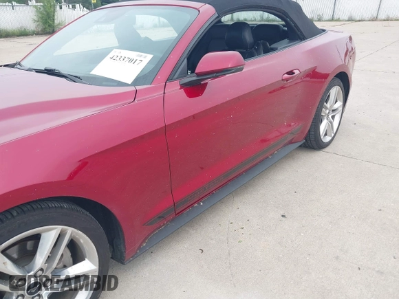 2019 Ford Mustang EcoBoost z VIN 1FATP8UH7K5148035, wystawiony jako IAAI lot #42337017 z przebiegiem 47 580 mil mil oraz . Historia ofert i sprzedaży dostępna na DreamBid. Obrazek 6.