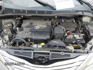 2011 Toyota Sienna XLE AAS z VIN 5TDYK3DC0BS062372, wystawiony jako IAAI lot #42257069 z przebiegiem 195 698 mil mil oraz . Historia ofert i sprzedaży dostępna na DreamBid. Obrazek 10.