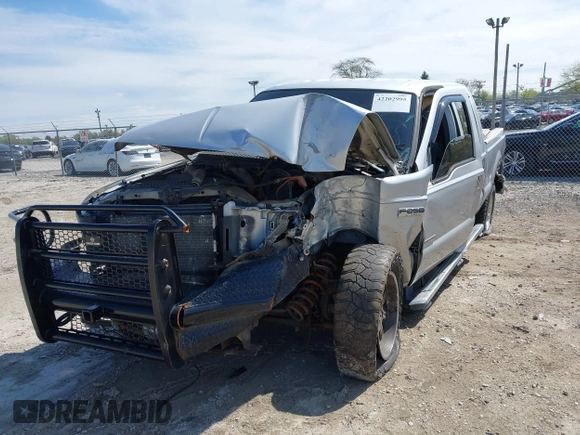 2006 Ford F-250 XL z VIN 1FTSW21P96EB85059, wystawiony jako IAAI lot #42202995 z przebiegiem 161 675 mil mil oraz . Historia ofert i sprzedaży dostępna na DreamBid. Obrazek 6.