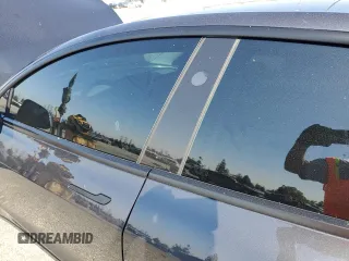 2025 Tesla Model 3 Long Range z VIN 5YJ3E1EB0SF986178, wystawiony jako Copart lot #57612115 z przebiegiem Nie podano mil oraz Szkoda całkowita • Salvage title. Historia ofert i sprzedaży dostępna na DreamBid. Obrazek 8.