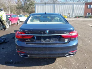 2018 BMW 7 Series 740i xDrive with VIN WBA7E4C54JGV23736, listed as a IAAI auction lot 41457470 with 70,243 mi miles. Bid and sale history available at carsss.com. Image 16.