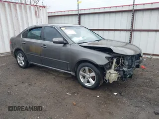 2009 Kia Optima LX with VIN KNAGE228995306982, listed as a IAAI auction lot 41898377 with 197,604 mi miles. Bid and sale history available at carsss.com. Image 1.