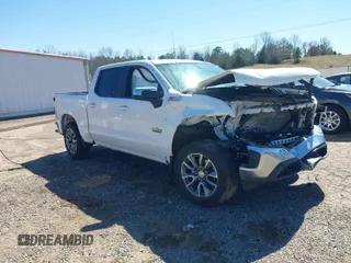 2021 Chevrolet Silverado 1500 LT with VIN 1GCUYDED9MZ164362, listed as a IAAI auction lot 41755182 with 68,461 mi miles. Bid and sale history available at carsss.com. Image 1.