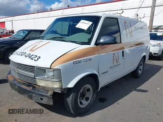2000 Chevrolet Astro Cargo with VIN 1GCDM19W1YB217561, listed as a IAAI auction lot 41805659 with Not Provided miles. Bid and sale history available at carsss.com. Image 17.