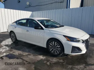 2025 Nissan Altima SV with VIN 1N4BL4DV4SN319166, listed as a Copart auction lot 55099225 with 9,447 mi miles and Clean Title. Bid and sale history available at DreamBid. Image 4.
