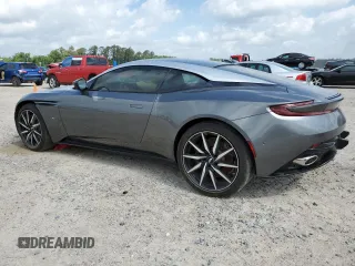 2017 Aston Martin DB11 z VIN SCFRMFAV2HGL00765, wystawiony jako Copart lot #55667215 z przebiegiem Nie podano mil oraz Nie do naprawy. Historia ofert i sprzedaży dostępna na DreamBid. Obrazek 2.
