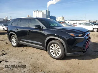 2024 Toyota Highlander XLE z VIN 5TDAAAA56RS006753, wystawiony jako Copart lot #43558345 z przebiegiem 86 961 mil mil oraz Szkoda całkowita • Salvage title. Historia ofert i sprzedaży dostępna na DreamBid. Obrazek 4.