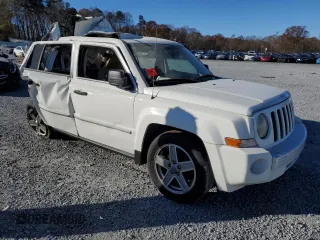 2008 Jeep Patriot Limited with VIN 1J8FT48W18D521193, listed as a Copart auction lot 83746284 with 244,372 mi miles and Salvage Title. Bid and sale history available at DreamBid. Image 4.