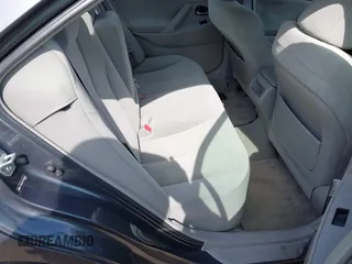 2007 Toyota Camry CE z VIN 4T1BE46K17U086895, wystawiony jako IAAI lot #42486025 z przebiegiem 136 942 mil mil oraz . Historia ofert i sprzedaży dostępna na DreamBid. Obrazek 8.