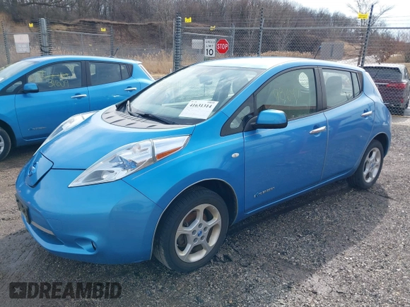 2011 Nissan LEAF SL-e with VIN JN1AZ0CP0BT009532, listed as a IAAI auction lot 41631314 with 83,541 mi miles. Bid and sale history available at carsss.com. Image 2.